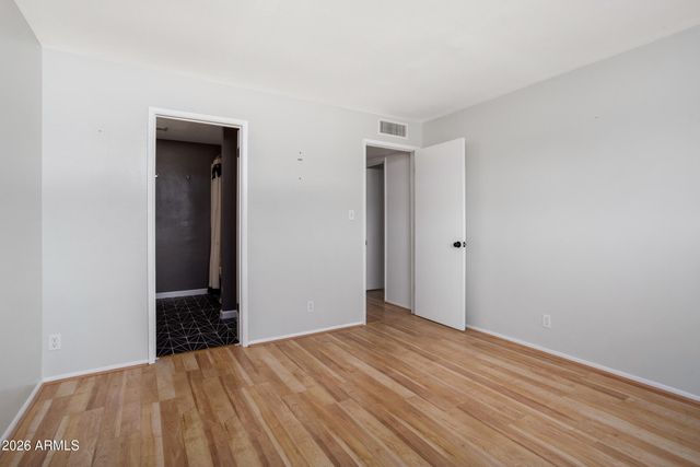 1320 E BETHANY HOME Road 102, Phoenix, AZ 85014