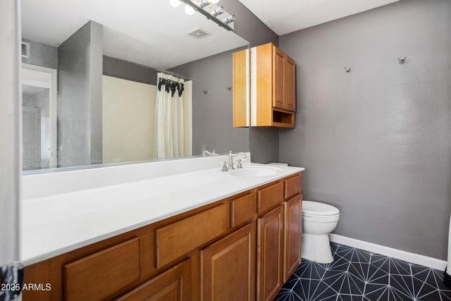 1320 E BETHANY HOME Road 102, Phoenix, AZ 85014