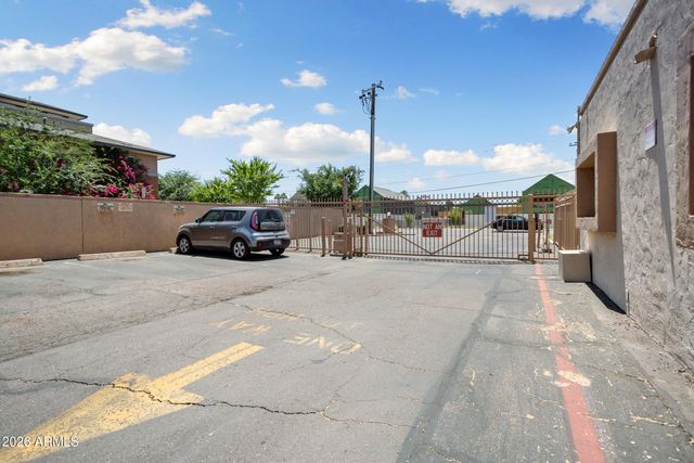 1320 E BETHANY HOME Road 102, Phoenix, AZ 85014