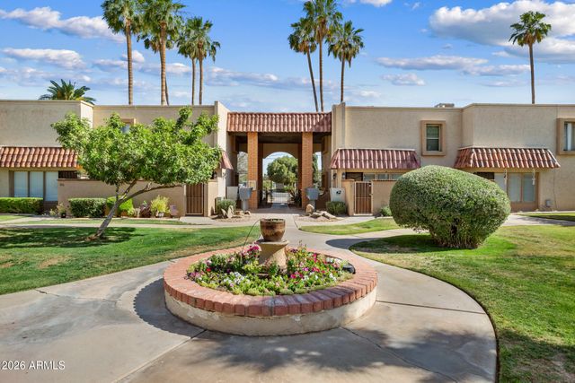 1320 E BETHANY HOME Road 102, Phoenix, AZ 85014