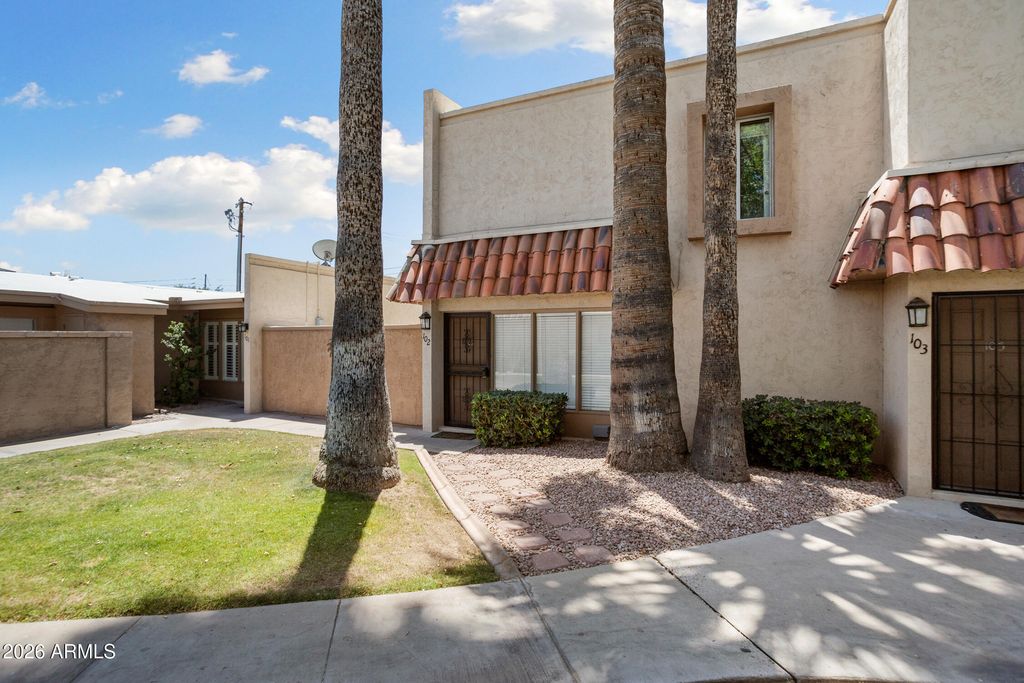 1320 E BETHANY HOME Road 102, Phoenix, AZ 85014