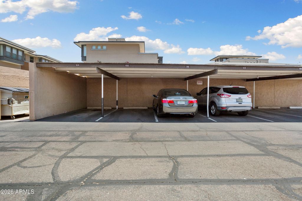 Image 30 of property listing at 1320 E BETHANY HOME Road 102, Phoenix, AZ 85014