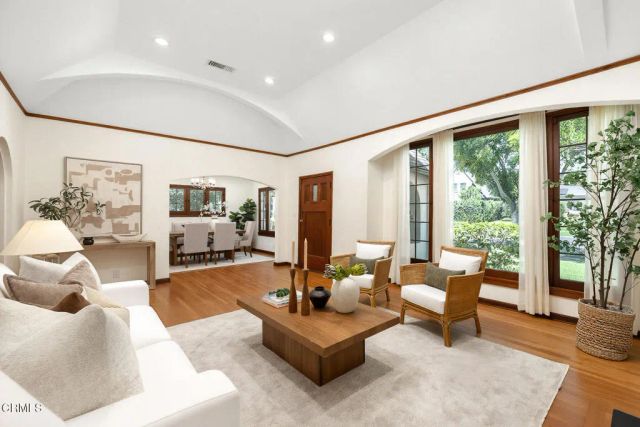 2005 Le Droit Drive, South Pasadena, CA 91030