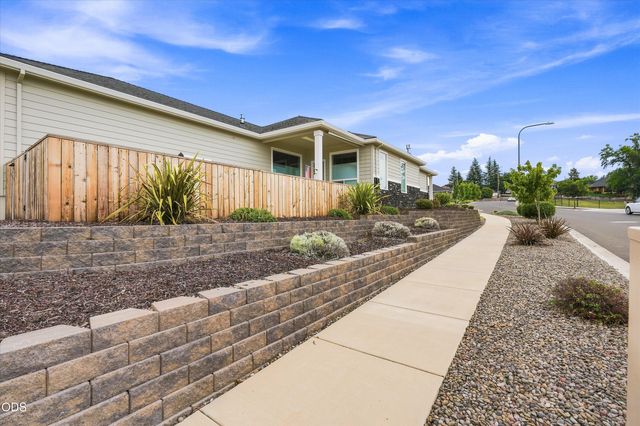 3117 Delorraine Drive, Medford, OR 97504