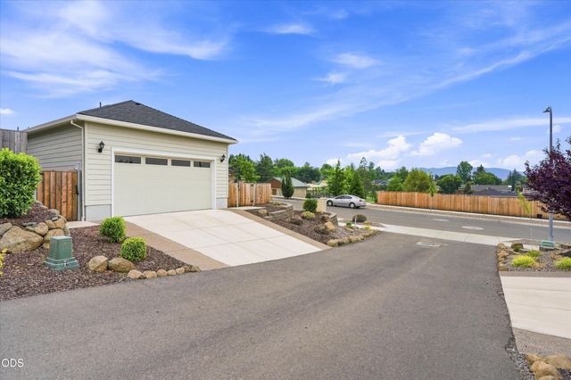 3117 Delorraine Drive, Medford, OR 97504