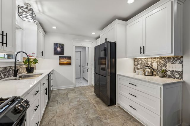 2104 Williamsport Pike, Columbia, TN 38401