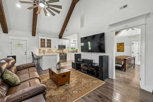 2104 Williamsport Pike, Columbia, TN 38401