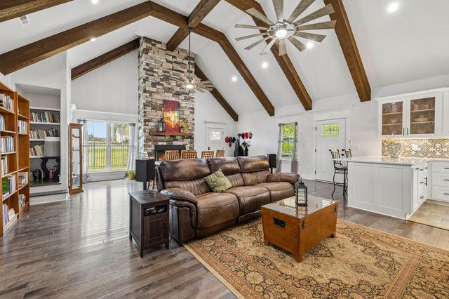 2104 Williamsport Pike, Columbia, TN 38401