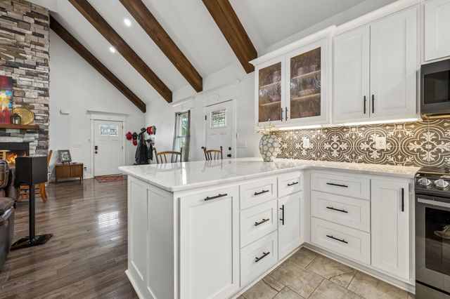 2104 Williamsport Pike, Columbia, TN 38401