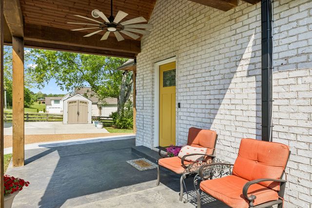2104 Williamsport Pike, Columbia, TN 38401