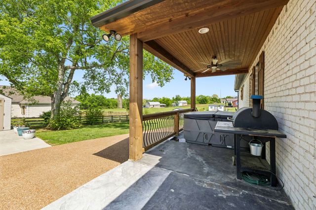 2104 Williamsport Pike, Columbia, TN 38401