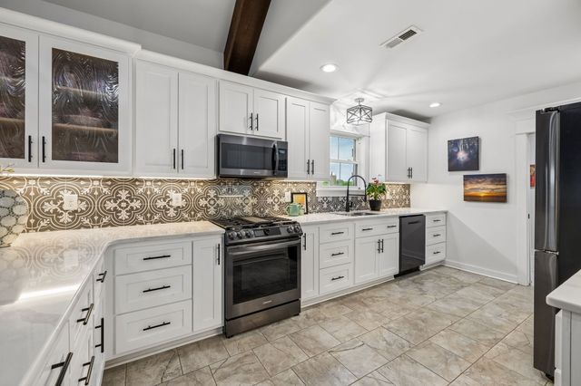 2104 Williamsport Pike, Columbia, TN 38401