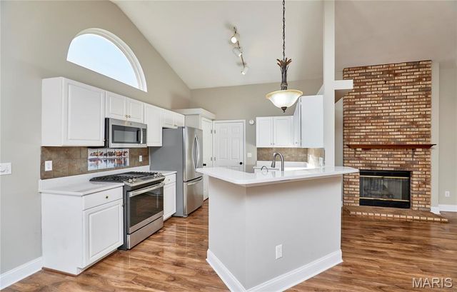 2726 Brook Meadow Lane, O'fallon, MO 63368