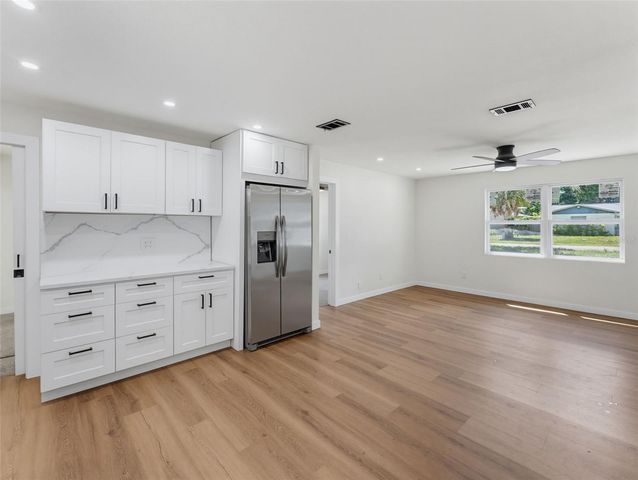 2017 N BETTY LANE, Clearwater, FL 33755