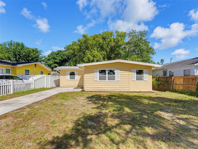 2017 N BETTY LANE, Clearwater, FL 33755