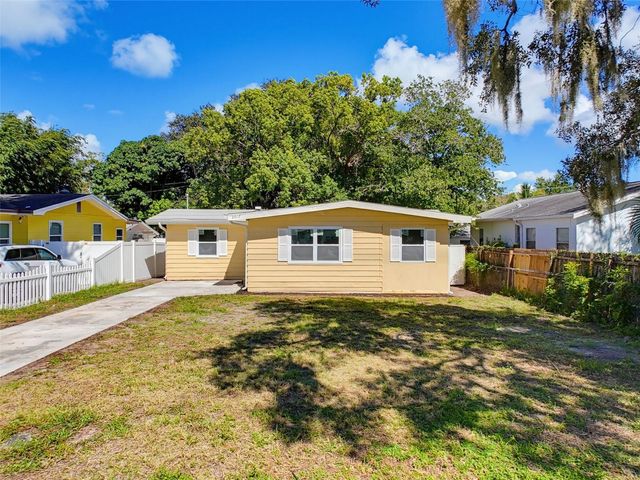 2017 N BETTY LANE, Clearwater, FL 33755