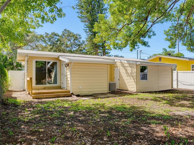 2017 N BETTY LANE, Clearwater, FL 33755