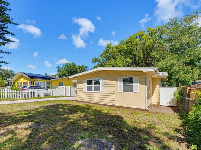 2017 N BETTY LANE, Clearwater, FL 33755