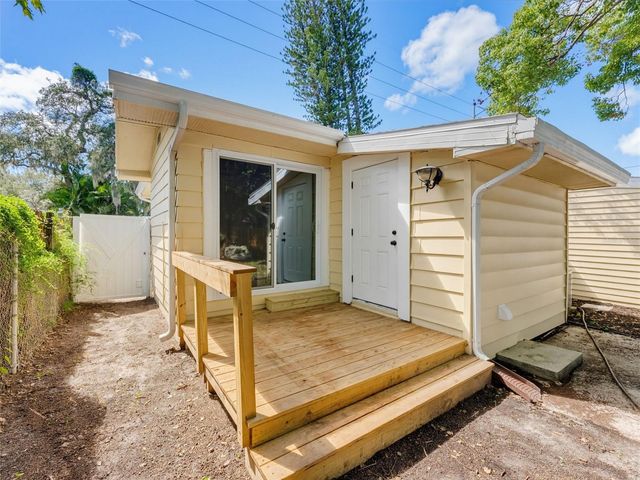 2017 N BETTY LANE, Clearwater, FL 33755