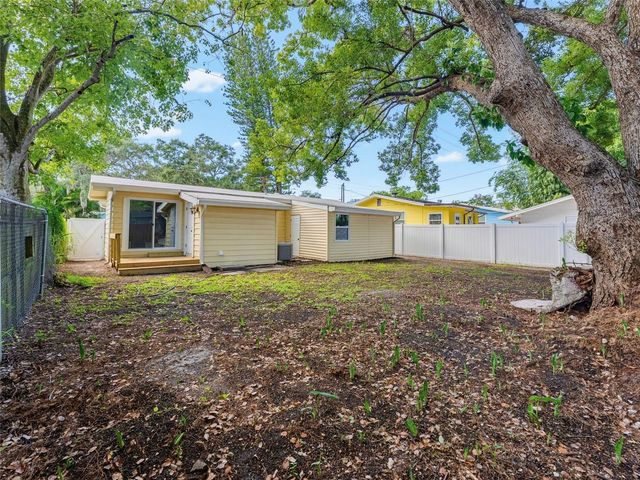 2017 N BETTY LANE, Clearwater, FL 33755