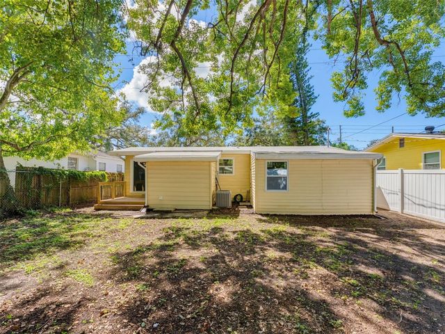 2017 N BETTY LANE, Clearwater, FL 33755
