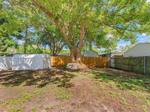 2017 N BETTY LANE, Clearwater, FL 33755