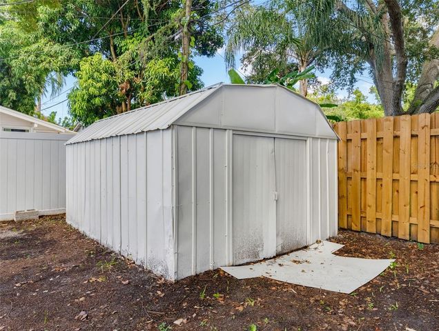 2017 N BETTY LANE, Clearwater, FL 33755