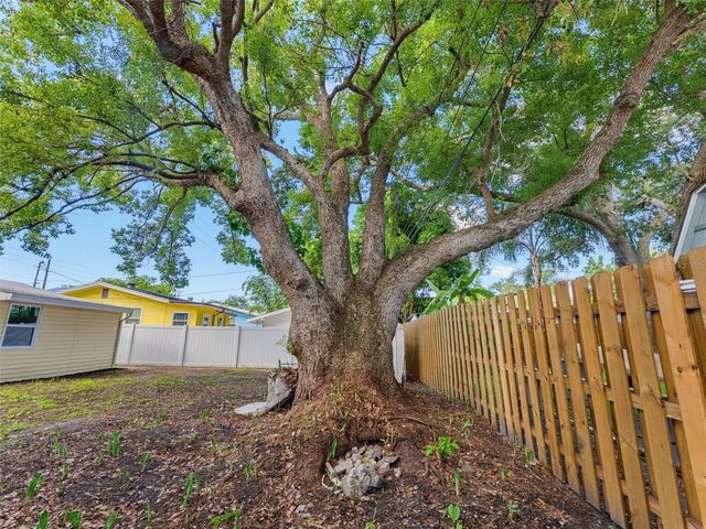 2017 N BETTY LANE, Clearwater, FL 33755
