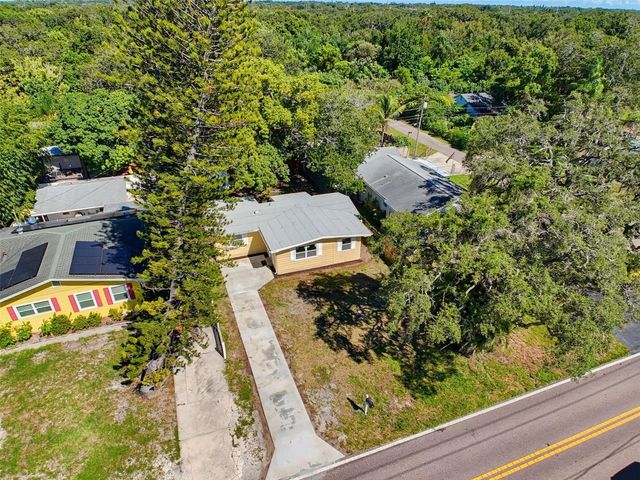2017 N BETTY LANE, Clearwater, FL 33755