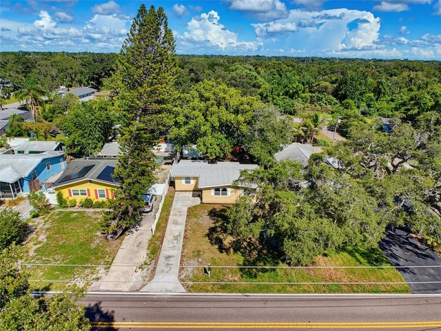 2017 N BETTY LANE, Clearwater, FL 33755