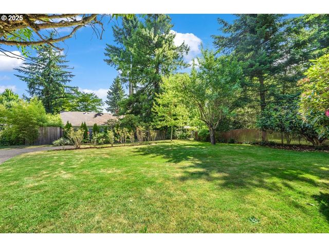 18833 Se RIVER Rd, Milwaukie, OR 97267