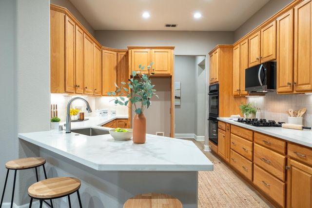 1925 Coldwater Ln, Lincoln, CA 95648