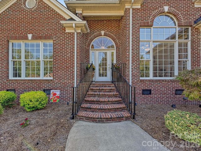5125 WALNUT GROVE Court, Mount Holly, NC 28120