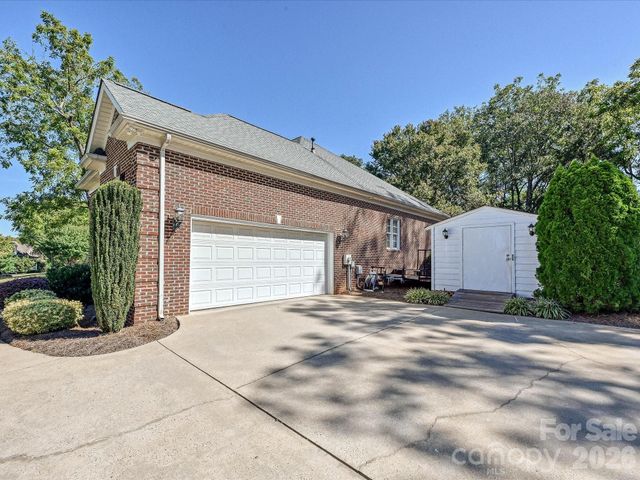 5125 WALNUT GROVE Court, Mount Holly, NC 28120