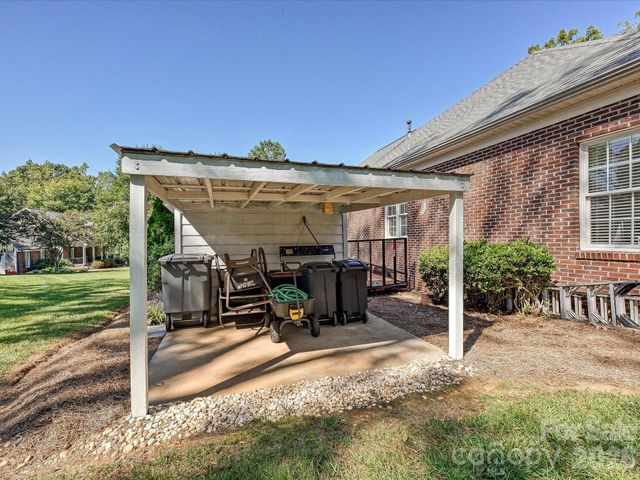 5125 WALNUT GROVE Court, Mount Holly, NC 28120