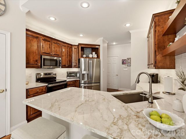 5125 WALNUT GROVE Court, Mount Holly, NC 28120