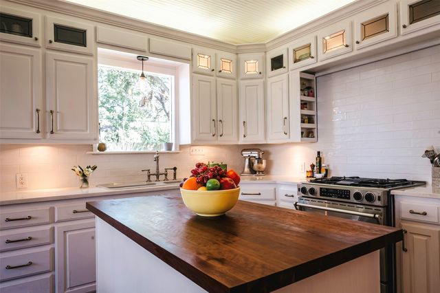 2417 5th Avenue, Fort Worth, TX 76110