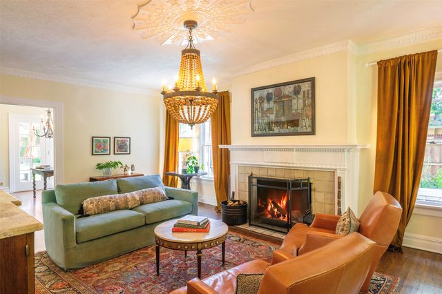 2417 5th Avenue, Fort Worth, TX 76110