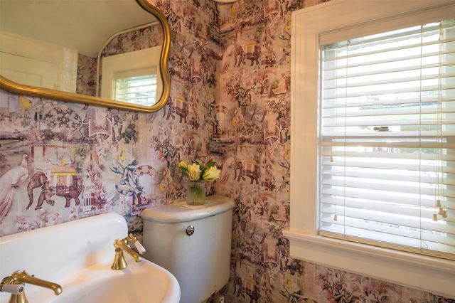 2417 5th Avenue, Fort Worth, TX 76110