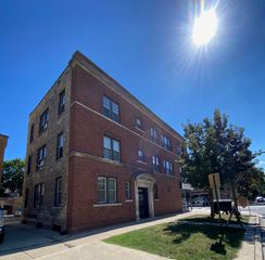 1303 Elmwood Avenue 202, Evanston, IL 60201