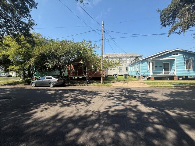 1219 34th Street, Galveston, TX 77550