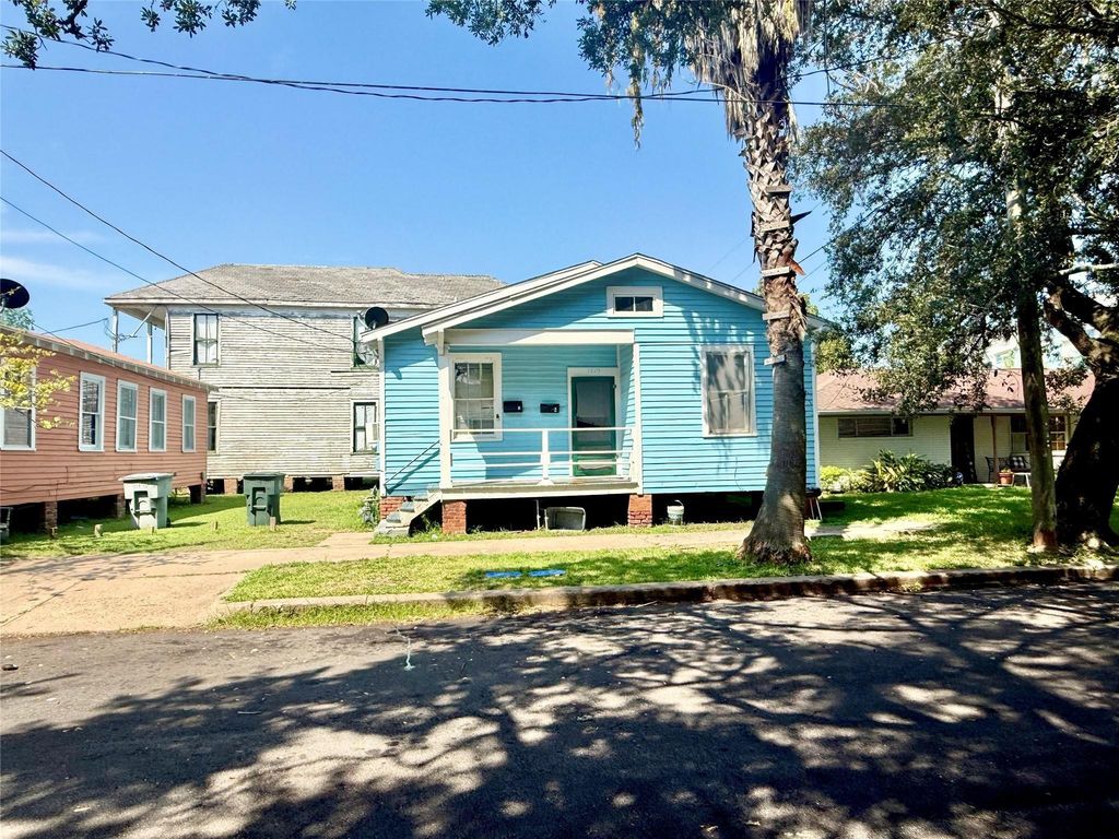 1219 34th Street, Galveston, TX 77550