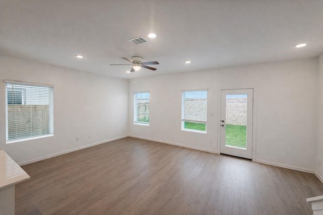 2211 Salinas Dr, Rosharon, TX 77583