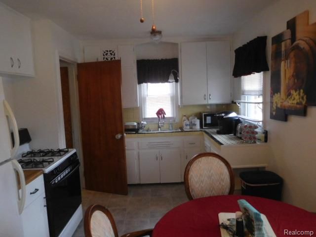 1664 11 Mile Road, Berkley, MI 48072