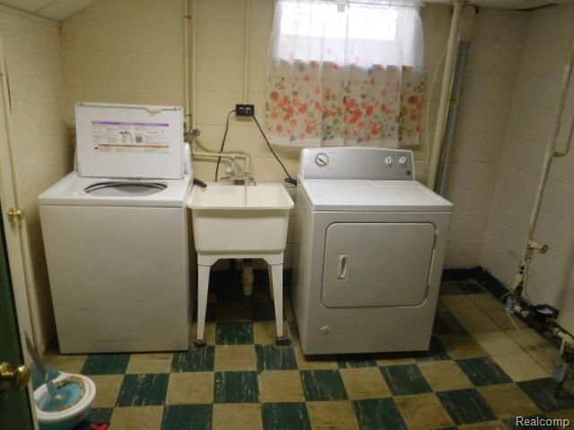 1664 11 Mile Road, Berkley, MI 48072