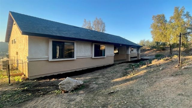 30053 Spearhead Trail, Valley Center, CA 92082