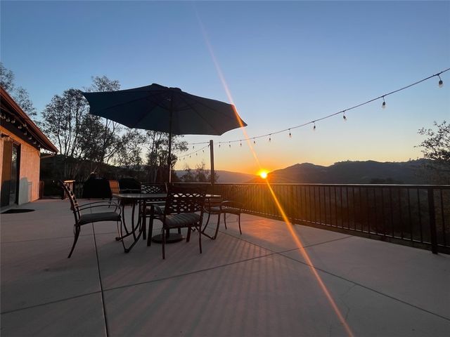 30053 Spearhead Trail, Valley Center, CA 92082
