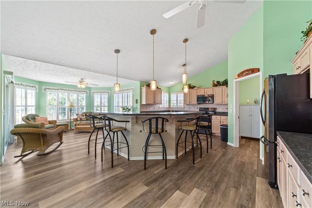 38323 Springdale Drive, North Ridgeville, OH 44039