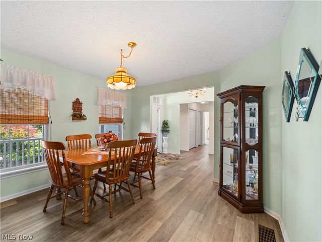 38323 Springdale Drive, North Ridgeville, OH 44039
