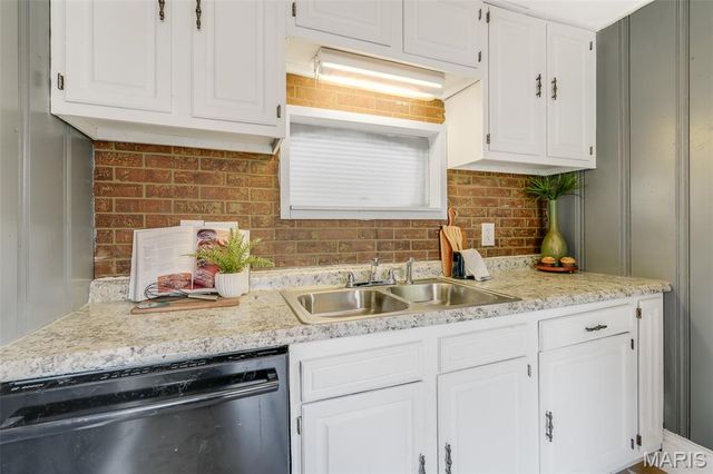 3 Wabash Place, Belleville, IL 62220